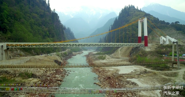 现在通麦有了三座桥，一是老桥，一是应急桥，再有就是特大桥